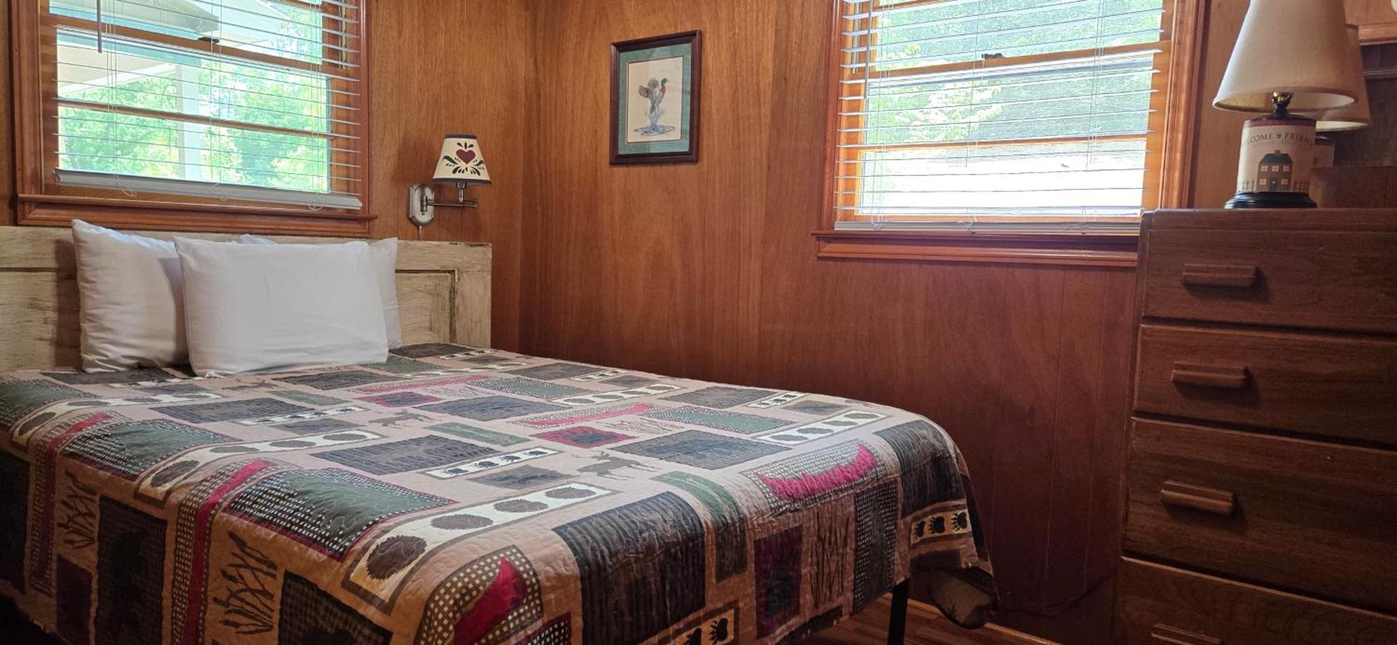 Cozy Creek Cottages Maggie Valley Room photo